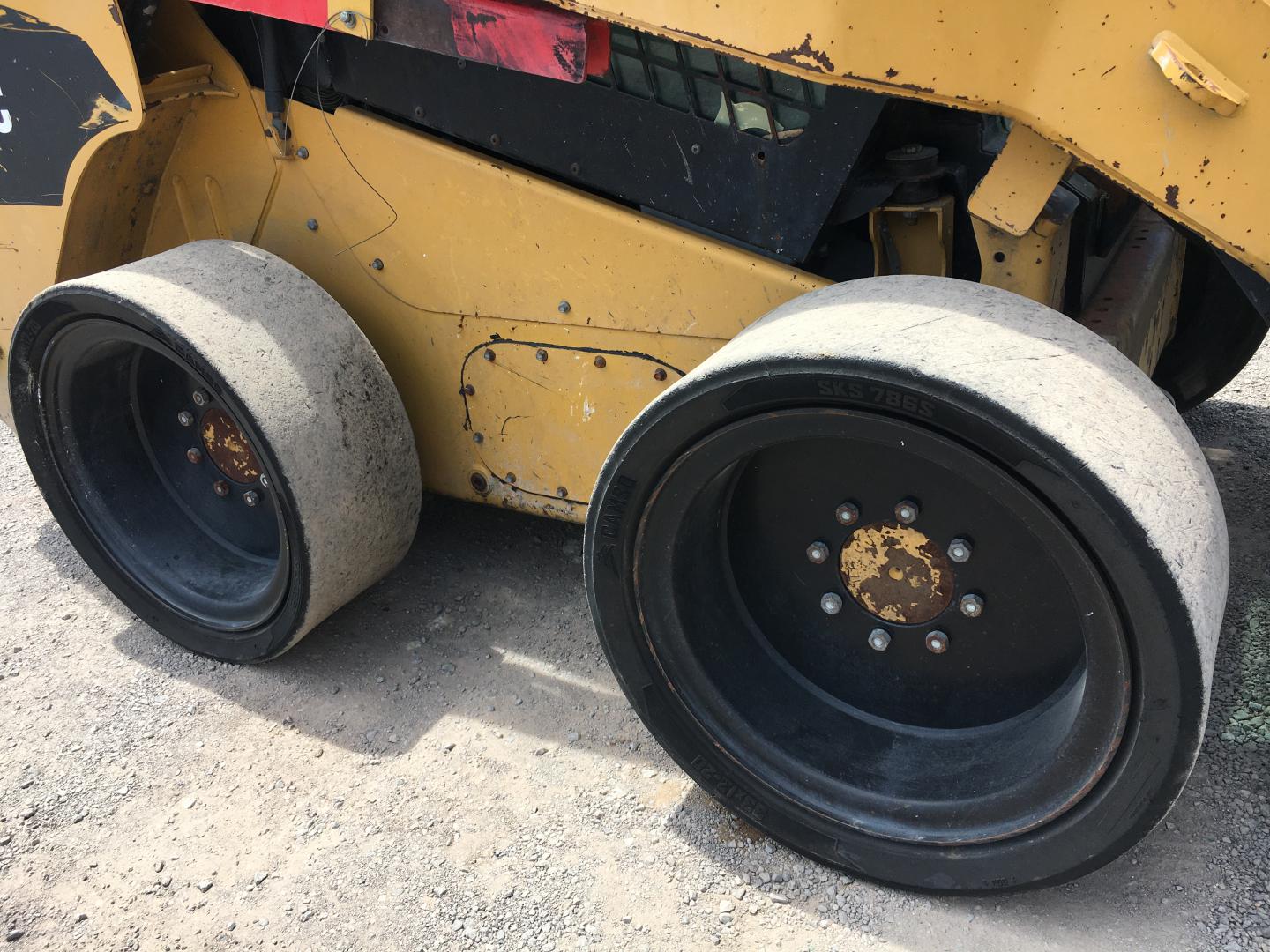 ./imagenes/INVOICE/2019/15200/MINICARGADOR CAT 246C (8).JPG